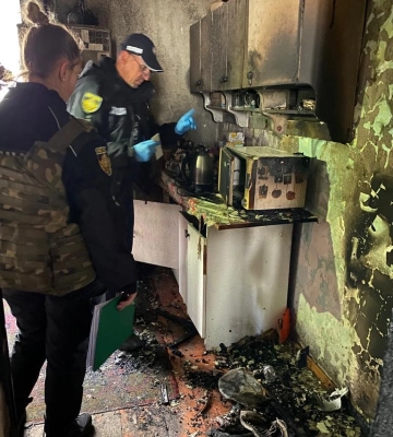 Підпалив власний будинок та втік: у Львові чоловік посварився з дружиною, - ФОТО