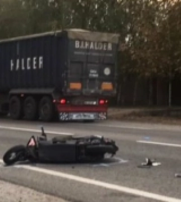 На трасі Одеса-Рені в аварії травмувалися 14-річний водій скутера та його пасажир