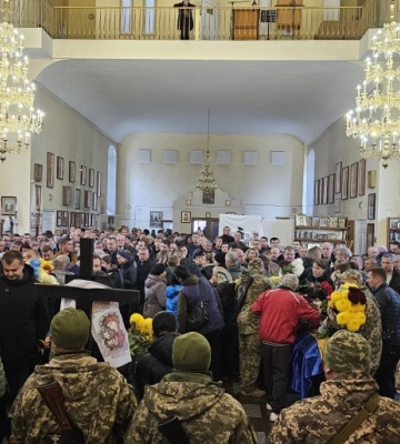 Полтава провела в останню путь трьох захисників, які обороняли Донеччину