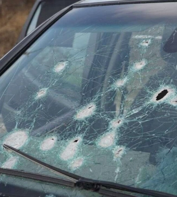 В салоне был ребенок: неизвестные расстреляли автомобиль сотрудника полицейской ассоциации Украины