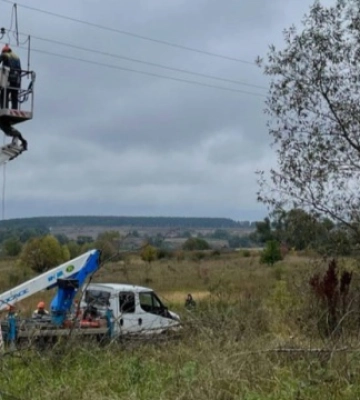 На Київщині вже вдалося повернути світло в 142 населених пунктах, яке було відсутнє через негоду
