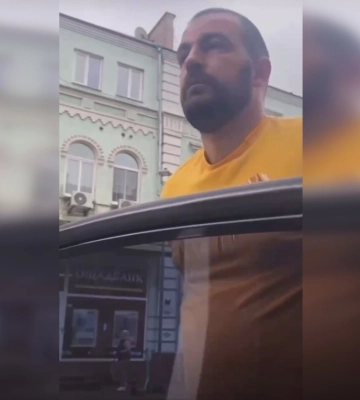 В Киеве таксист отказался обслуживать пассажиров на украинском (видео)