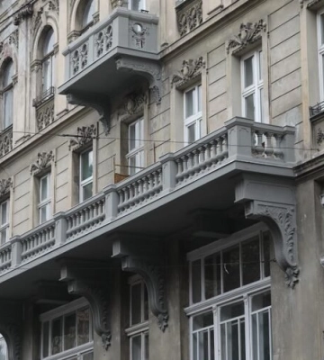 Львівські балкони: чому це загроза та чи можна її позбавитися?