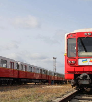 Київський метрополітен отримав 60 вагонів із Варшави, фото