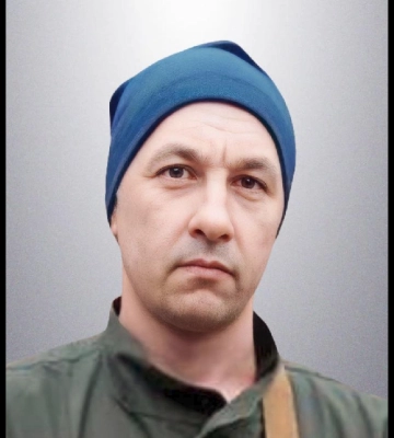 Служив у Сімферополі, жив у Євпаторії. Львів прощатиметься з Євгеном Узуновим, який загинув за Україну