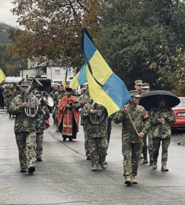 Виноградів провів в останню дорогу полеглого Героя Станіслава Гевкана