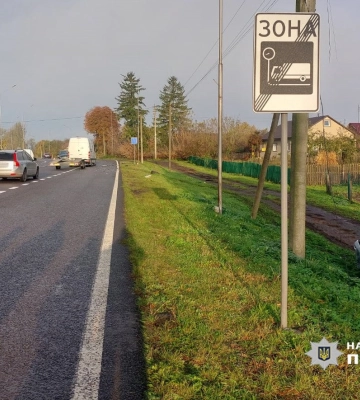 На Волині легковик зіткнувся з мінівеном, є постраждалі
