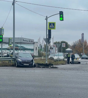 У Полтаві на Київському шосе сталося жахливе ДТП, через що утворилася величезна тягнучка
