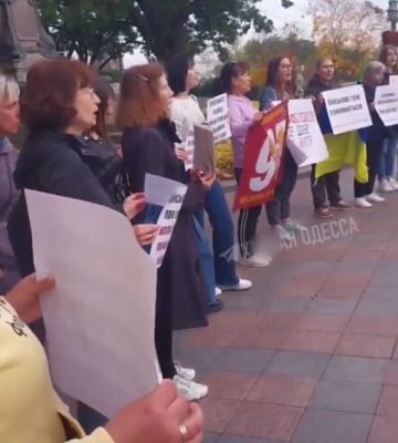&quot;Настав час інших&quot;: в Одесі родичі військовослужбовців вимагають демобілізувати своїх рідних