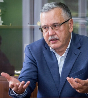 "Контрацептив, распродал сотни единиц техники": украинцы ярко поздравили бывшего министра обороны Гриценко "Контрацептив, распродал сотни единиц техники": украинцы ярко поздравили бывшего министра обороны Гриценко
