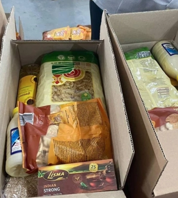 У Полтаві видають продуктові набори переселенцям поважного віку