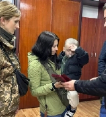 У Мукачеві родині загиблого Героя вручили орден Богдана Хмельницького ІІІ ступеня