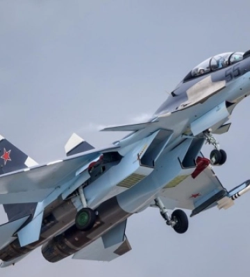 На аеродромі «Бельбек» РФ замінила частину винищувачів намальованими - супутникові знімки