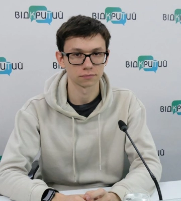 Про призов пенсіонерів, виїзд за кордон за гроші, та електронні повістки: коментар дніпровського юриста