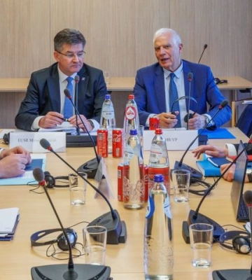 Лідери Сербії та Косова проводять окремі зустрічі в Брюсселі для нормалізації відносин