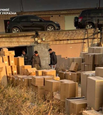 Понад 250 ящиків фальсифікованих цигарок вилучили правоохоронці у Дніпрі