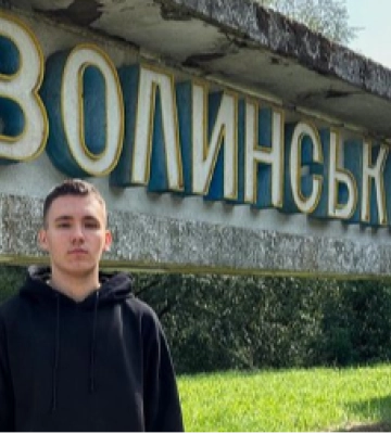 «Просто пушка»: 18-річний відомий співак з Волині Yaktak випустив новий хіт