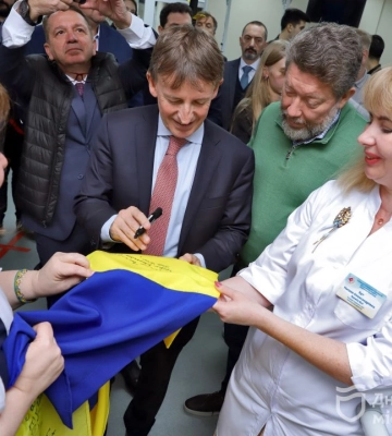 Посол Італії Дзадзо відвідав одну з лікарень Дніпра та анонсував підтримку міста в медичній галузі