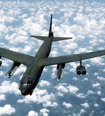 США впервые перебросили в Южную Корею бомбардировщик B-52H
