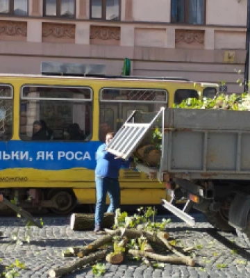 У парку «Піскові озера» у Львові наповнюють водойму та планують висадити дерева