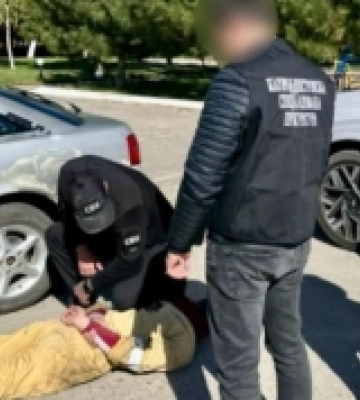На Одещині піймали чоловіків, які займалася незаконним збутом наркотичних засобів