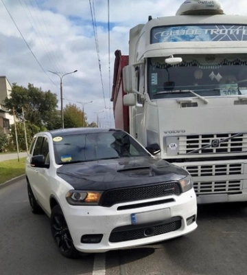 У Луцьку на Дубнівській влупилися вантажівка та кросовер 