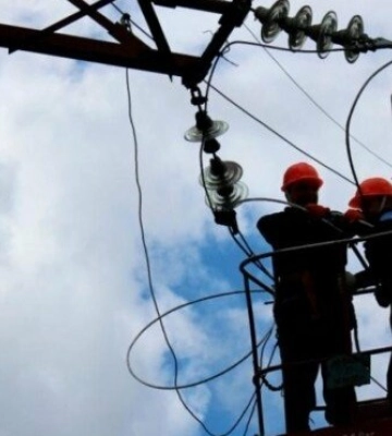 Низка населених пунктів на Львівщині та Рівненщині знеструмлена через негоду