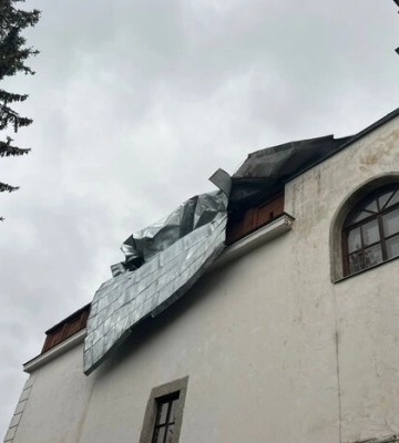 На Рівненщині негода пошкодила середньовічний замок