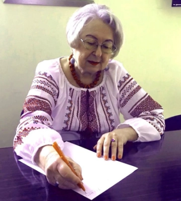 77-річна мешканка Львова встановила рекорд з написання найбільшої кількості радіодиктантів