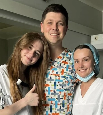 У киянина виріс молочний зуб у несподіваному місці