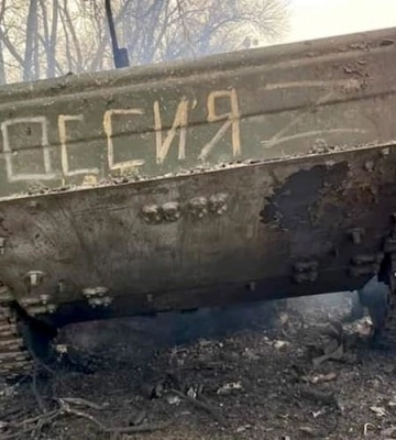 Танк Т-90 росіян яскраво згорів на Донеччині