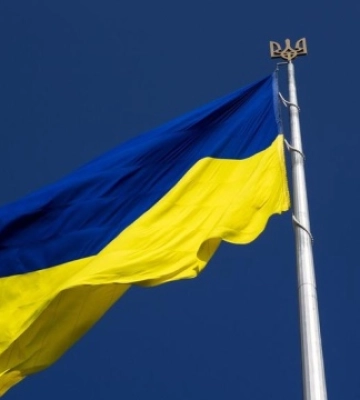 Негода у Києві пошкодила найбільший прапор України