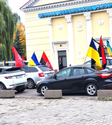 Один син - у полоні, інший - на передовій: на Волині попрощалися із  Героєм Ярославом Богданом