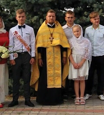 «Я вимолив собі таку дівчину за дружину»: історія кохання священника з Волині