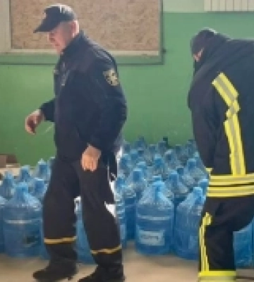 Рятувальники передали мешканцям Високопільської громади питну воду