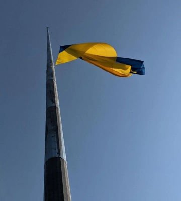 У Харкові повернули на місце державний прапор