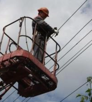 Відновлено електропостачання в домівки 26 тисяч людей на Полтавщині