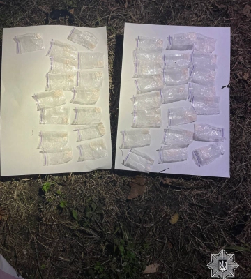 На Митниці затримали чоловіка, який намагався проковтнути пакетики з наркотиками