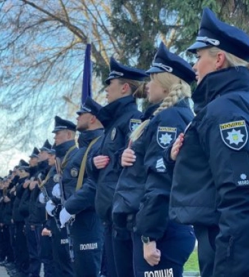 Не вистачає співробітників: Набір до патрульної поліції Закарпаття триває