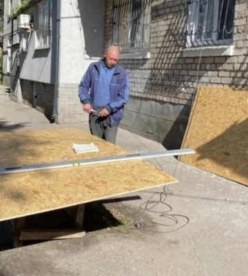 У Нікополі на Дніпропетровщині після обстрілів відремонтували майже сотню об`єктів