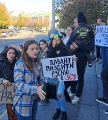 Гроші на ЗСУ: Полтавці вийшли на мітинг за спрямування бюджетних коштів на потреби захисників