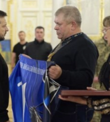Рідним ніжинського льотчика-героя глава держави вручив орден «Золота Зірка»
