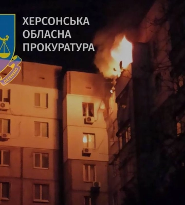 Нічний обстріл Херсону: загинула жінка, ще три особи зазнали поранення