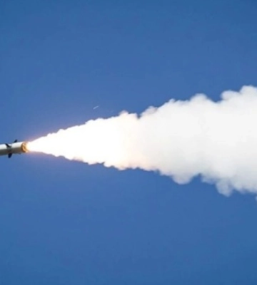 Російські військові атакували ракетами завод на Одещині, є постраждалі