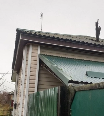 На Сумщині внаслідок обстрілів пошкоджено три приватних домоволодіння та два складських приміщення