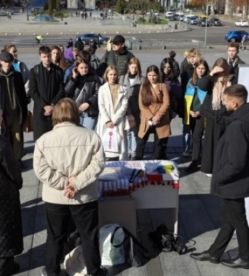 У Києві відбулася акція на підтримку цивільних жертв насильницьких зникнень. ВІДЕО+ФОТОрепортаж