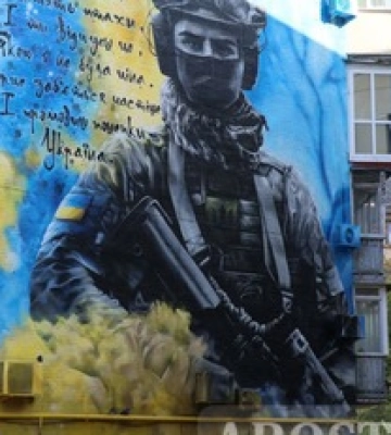 Бути воїном - жити вічно! Фото нових муралів в Києві