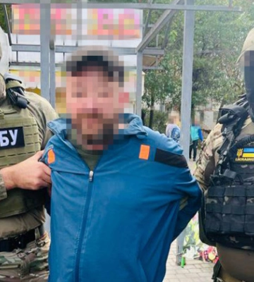 Встановив приховані камери у Запоріжжі, щоб шпигувати за колонами ЗСУ: СБУ затримала російського агента
