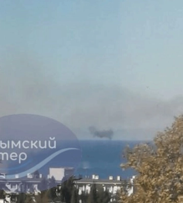 В Севастополе прозвучало как минимум четыре взрыва – дым в районе Севморзавода