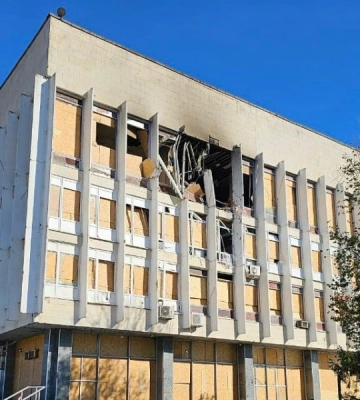 Пожар вспыхнул в одной из библиотек Херсона в результате обстрела
